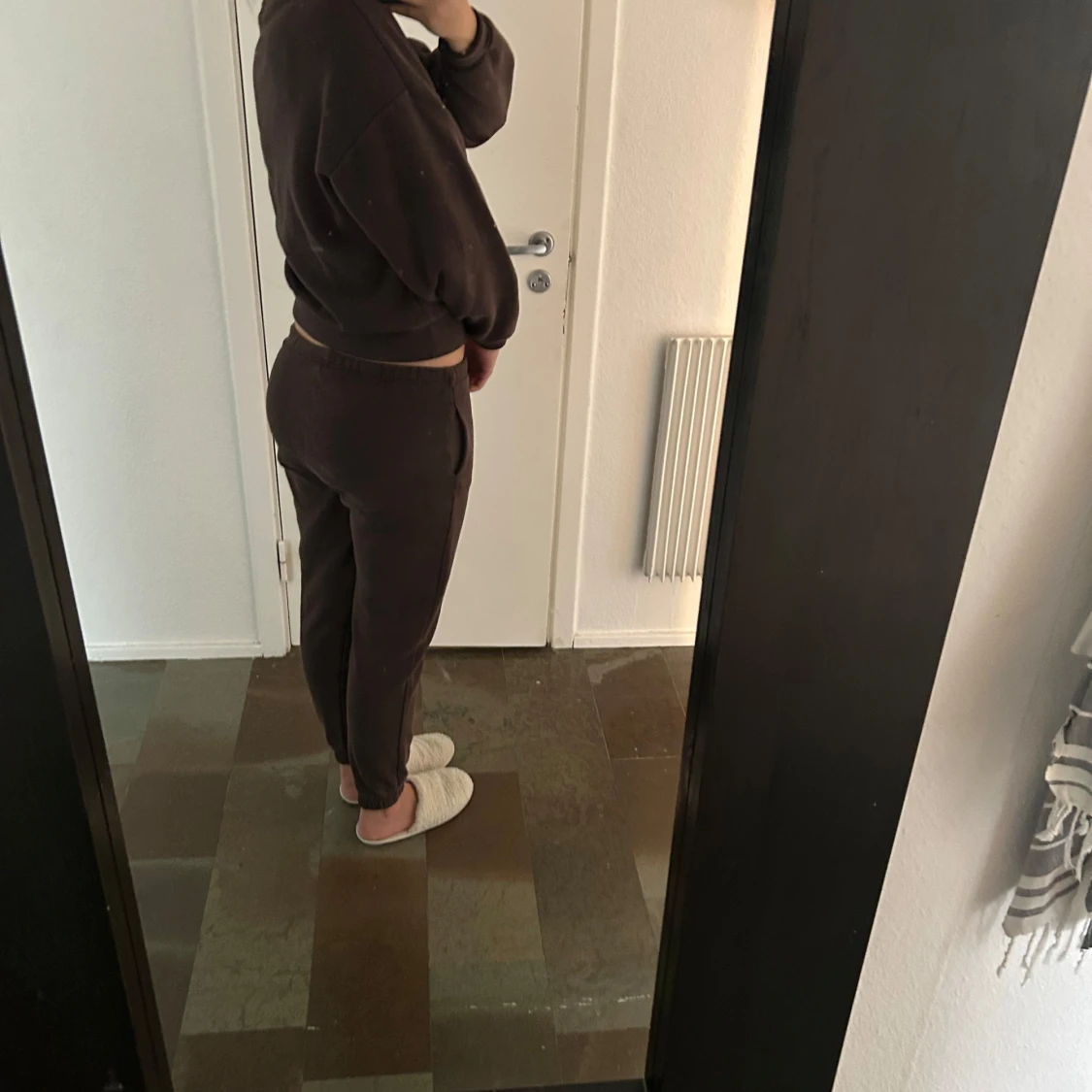 Brun sweatshirt från Basically Basic - 2