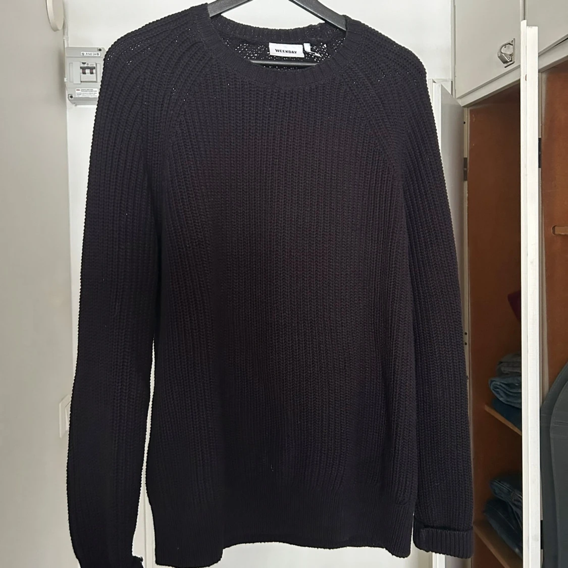 Svart stickad tröja från Weekday - 1