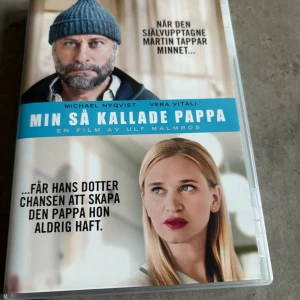 Min så kallade pappa dvd film  - DVD-film med titeln 'Min så kallade pappa', regisserad av Ulf Malmros. På omslaget syns Michael Nyqvist och Vera Vitali. Filmen handlar om relationen mellan en far och hans dotter när fadern tappar minnet.
