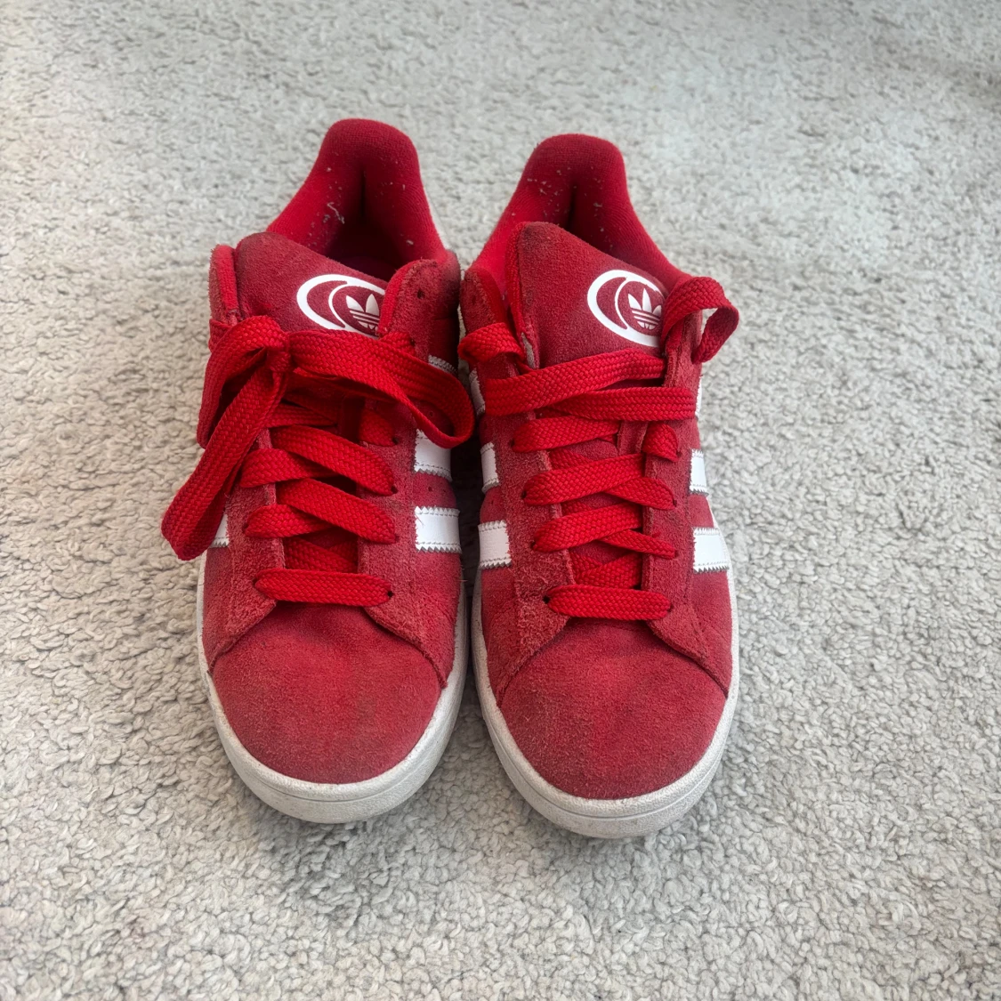 Röda Adidas Campus sneakers - 1