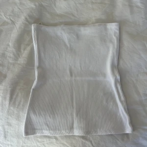 Vit topp - Vit bandou topp från h&m i storlek S! Aldrig använd❤️