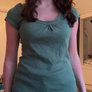 Fin tröja från Esprit! - Super söt tröja jag köpt på plick, kommer tyvär inte till användning ❤️ Uppskattas vara storlek S! Skriv vid frågor osv ❣️