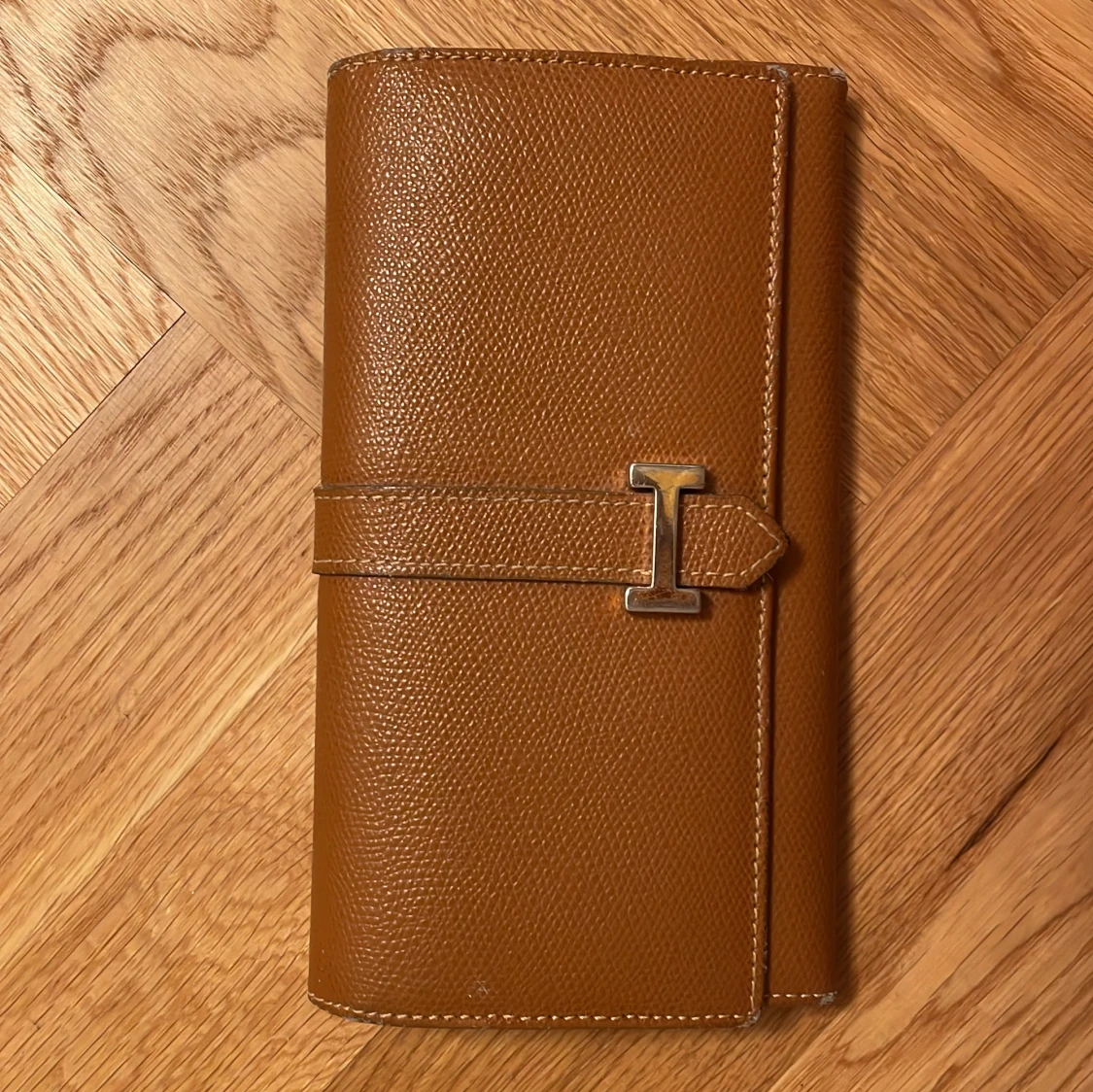 Elegant klassisk clutch kuvertväska i äkta kalvskinn