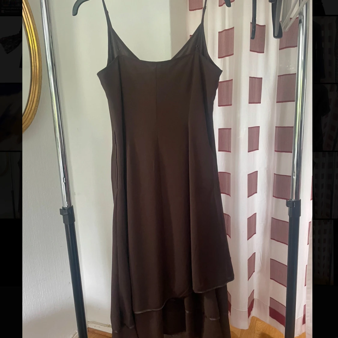 Brun långklänning med tunna axelband från H&M - 1