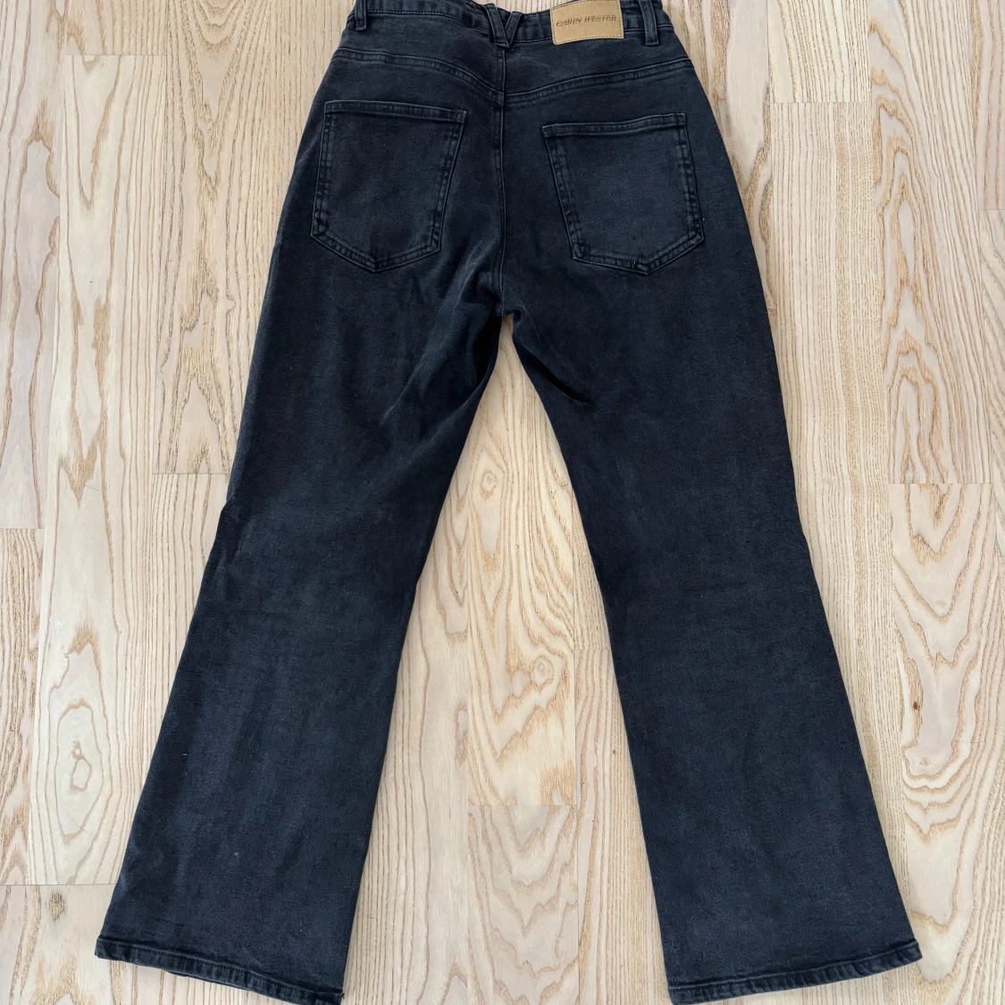 Svarta bootcut jeans - 3
