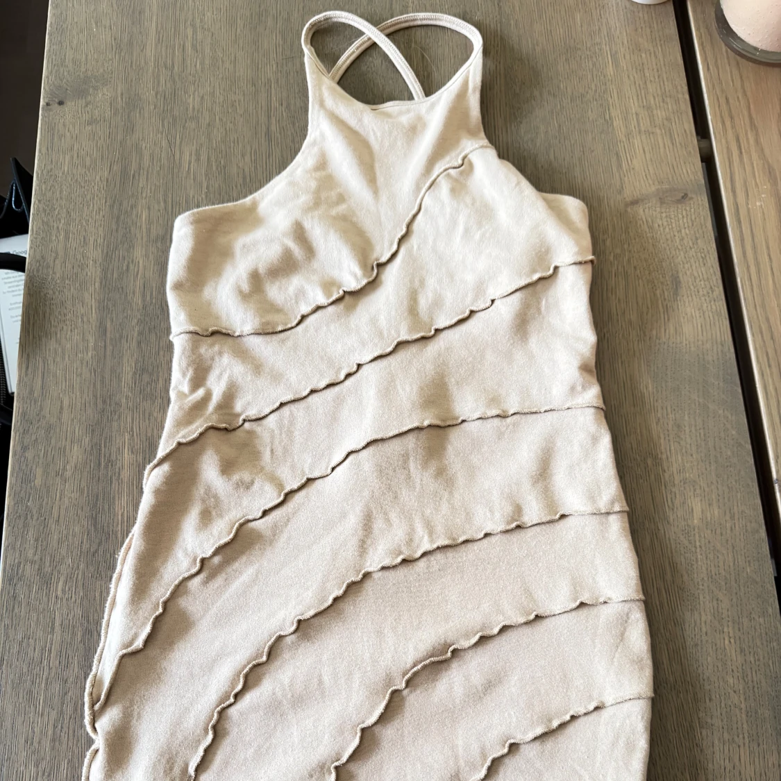 Beige kortklänning från Ohpolly - 1