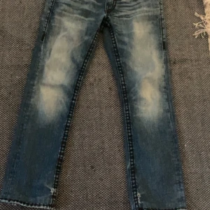 True Religion Jeans - Feta slim fit trueys,  W29 L32 Säljer för längden passar inte längre.