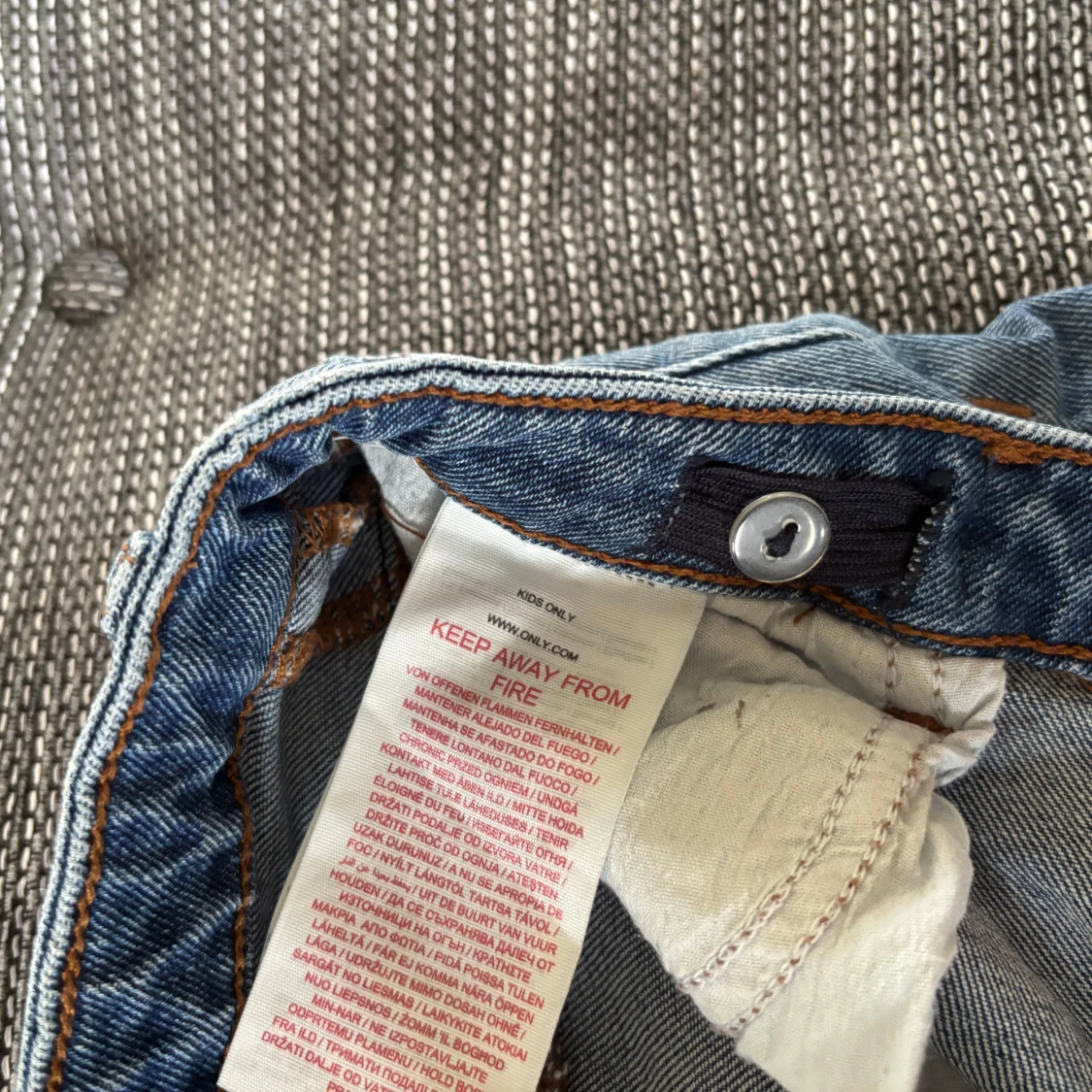 Blå slitna jeans från Kids Only - 4