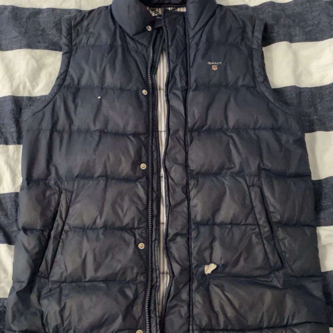 Mörkblå dunväst från Gant