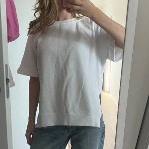 hm t-shirt - super snygg t-shirt🩷🩷🩷