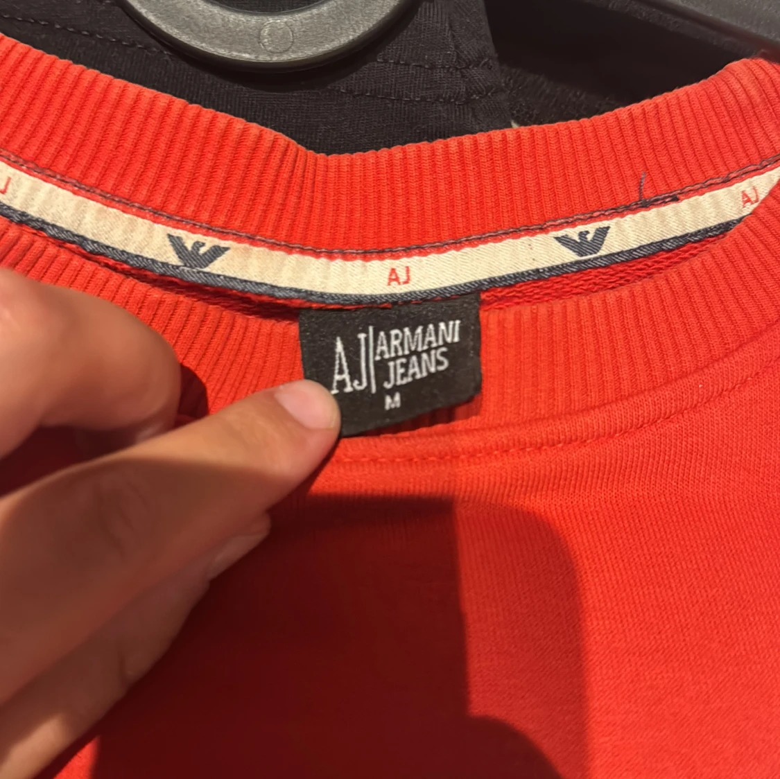 Röd sweatshirt från Armani Jeans M - 1