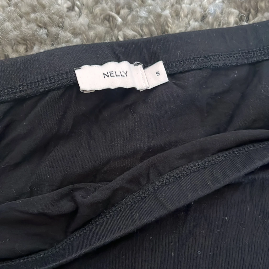 Svart långkjol från Nelly - 2