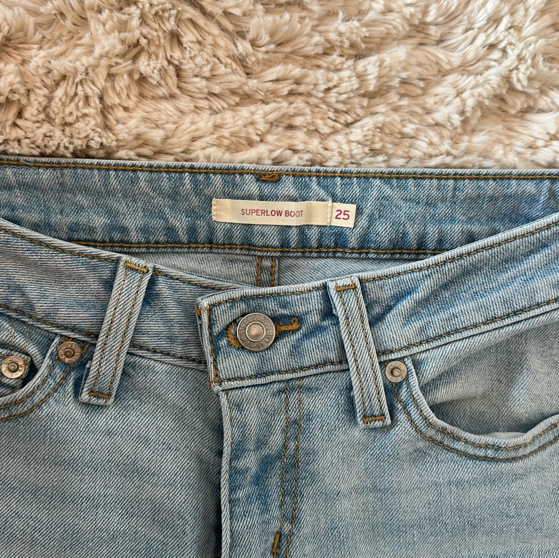 Levi's Superlow Boot ljusblå jeans - 1