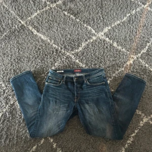 Jack & jones - Jack and Jones jeans - skick 10/10 - storlek W30 L30 - modell: comfort/mike - nypris ca 899 mitt pris 349! - pris kan diskuteras vid snabb affär!