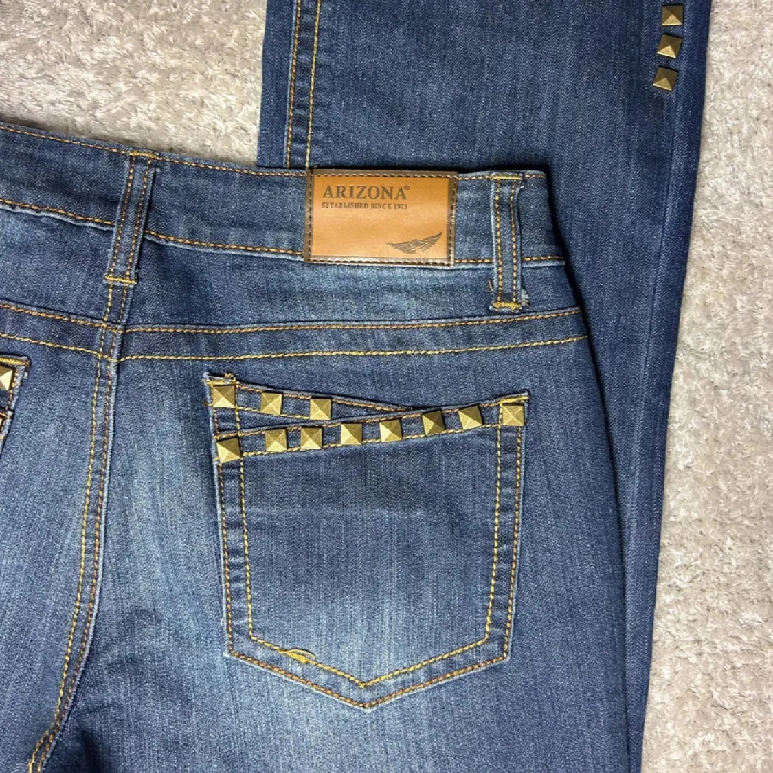 Blå jeans med nitar från Arizona - 2