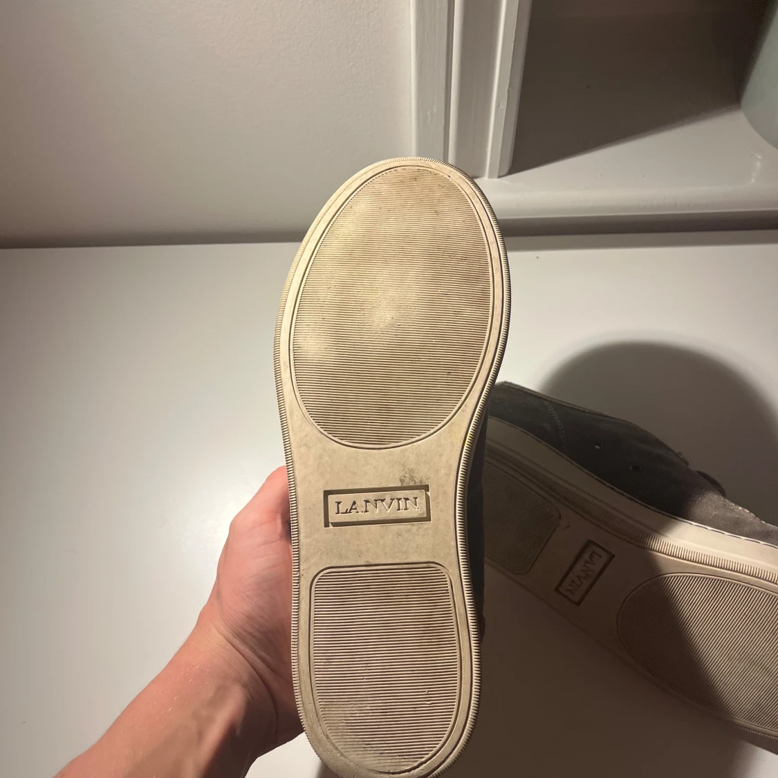 Lanvin sneakers i mocka och lack - 1