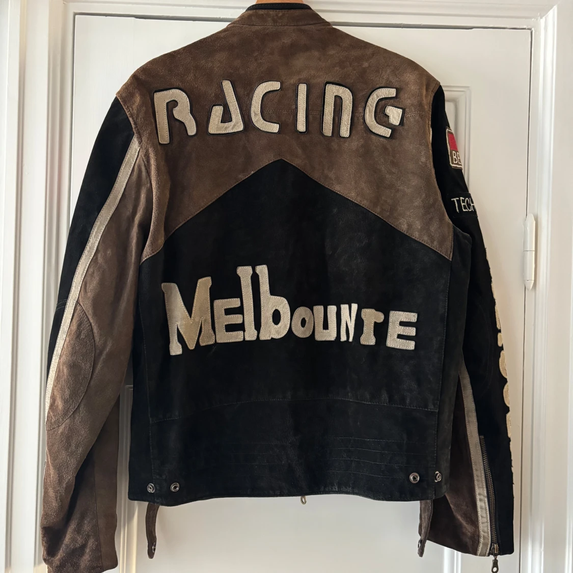 Skinnjacka med patchar - 4