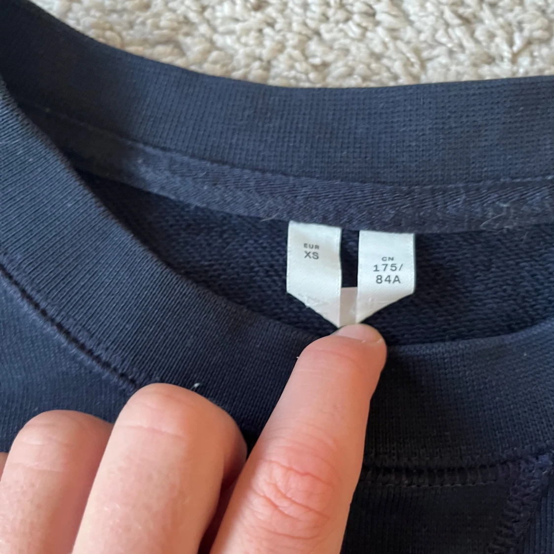 Mörkblå sweatshirt från ARKET XS - 1