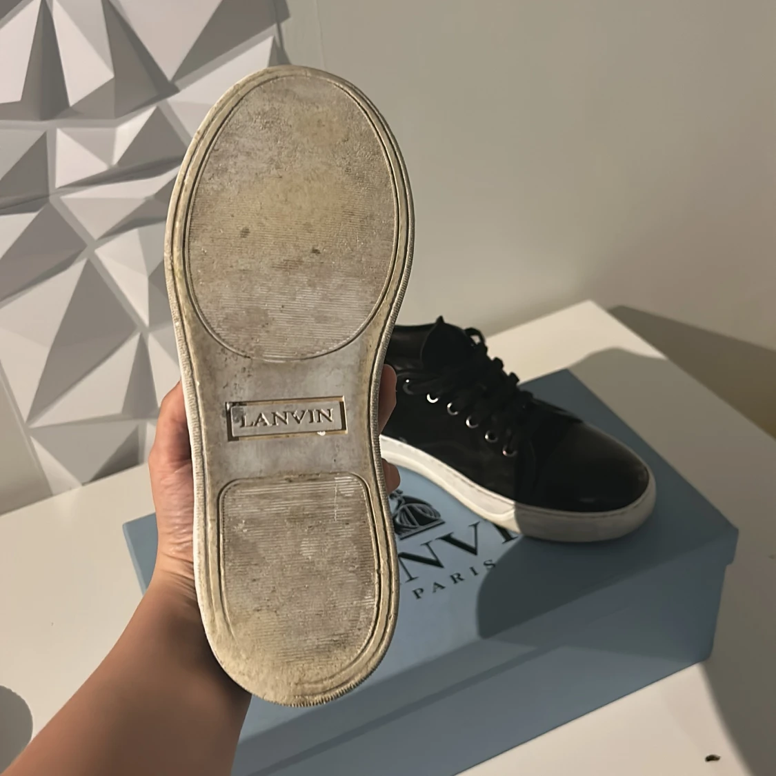 Svarta sneakers från Lanvin i mocka - 2