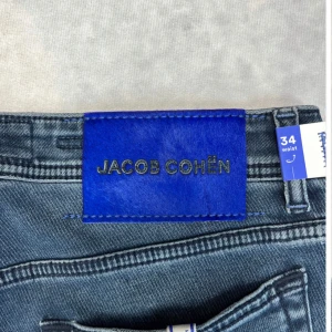 Jacob Cohën ”NICK SLIM” jeans - – Model: Nick slim  – Condition: 10/10 - Brand new with tags  – Retail price: 5399 SEK