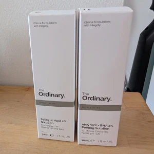 The Ordinary serum & peeling  2x30ml - Två nya & oanvända ansiktsprodukter från The Ordinary: Salicylic Acid 2% Solution  och AHA 30% + BHA 2% Peeling Solution. Perfekt för exfoliering och behandling av oren hud och porer. 