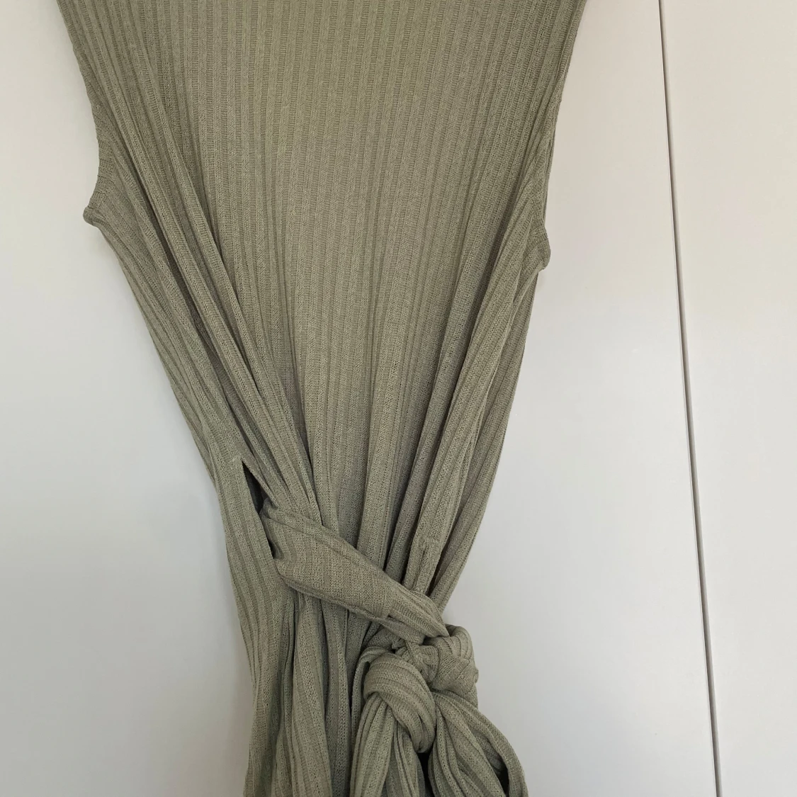 Ribbad omlottopp från Mango - 2