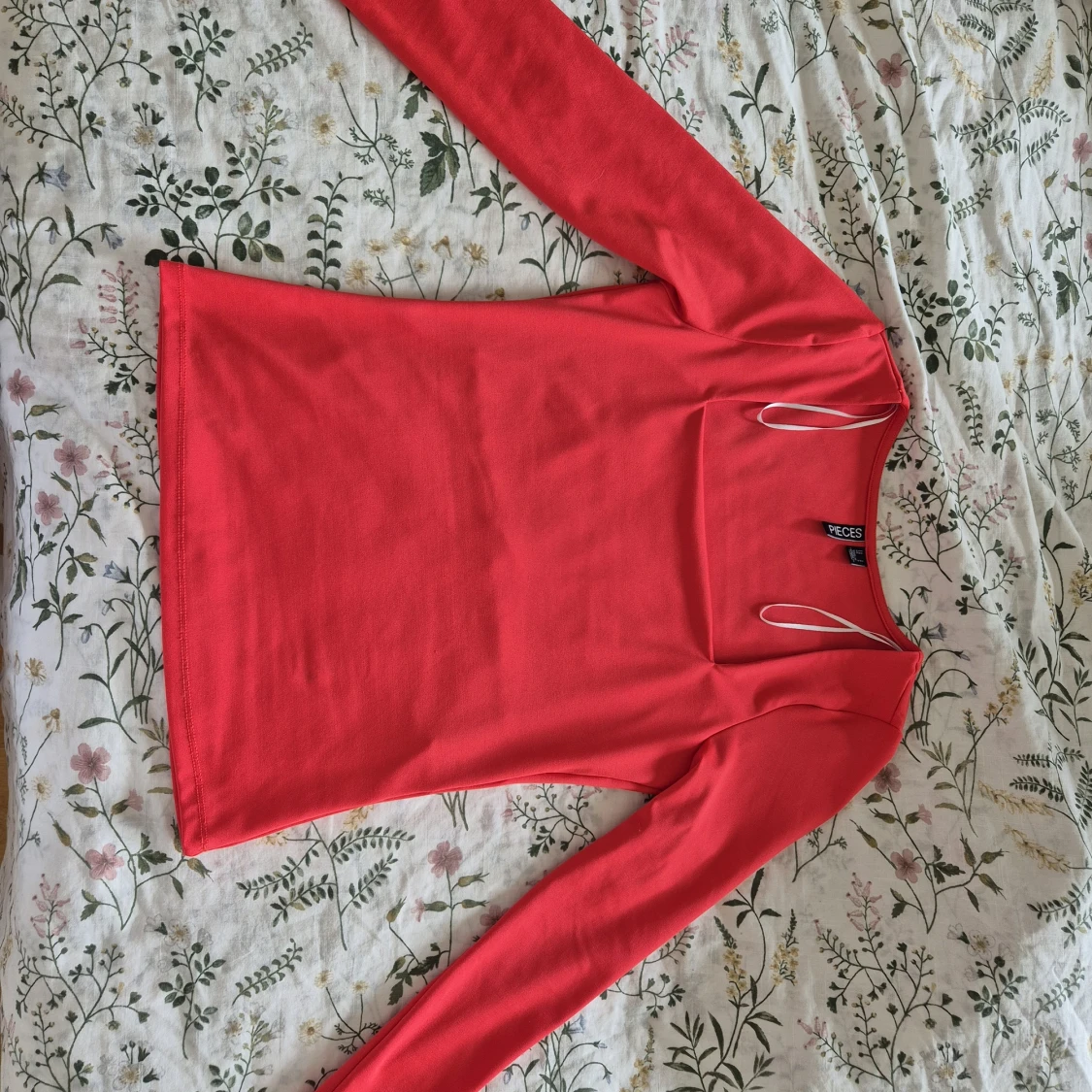 Röd långärmad topp från Pieces - 1