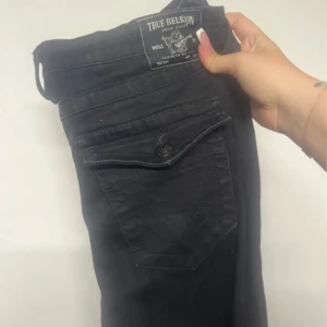 True religion jeans  - Super fina true religon jeans, som nya och i super fint skick. Använda endast 2 gånger.