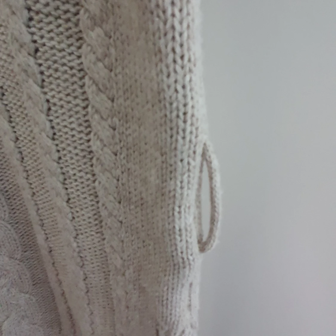 Beige stickad väst från Trendyol - 2