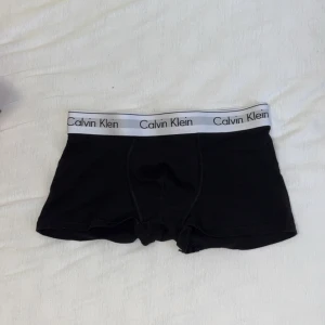Calvin Klein - Svart - M - Prisförslag - Passar perfekt  - Perfekt passningsform och väldigt sköna. Tar emot prisförslag och priset kan sänkas vid snabbaffär. Helt nya🙌
