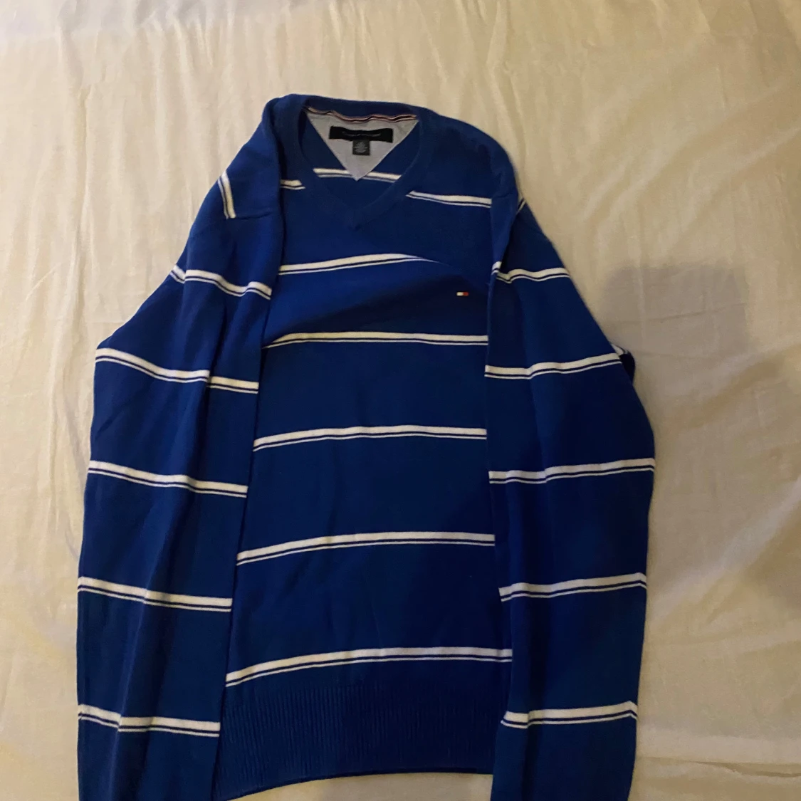 Blå randig tröja från Tommy Hilfiger - 1