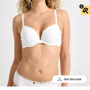 BH från Lindex  - Modellen Linnea. Helt ny med prislapp kvar. 