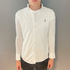 Polo Ralph Lauren skjorta  - Polo Ralph Lauren skjorta | storlek xs | skick 10/10 | fraktar via PostNord eller Instabox på köparens bekostnad | hör av dig vid funderingar 
