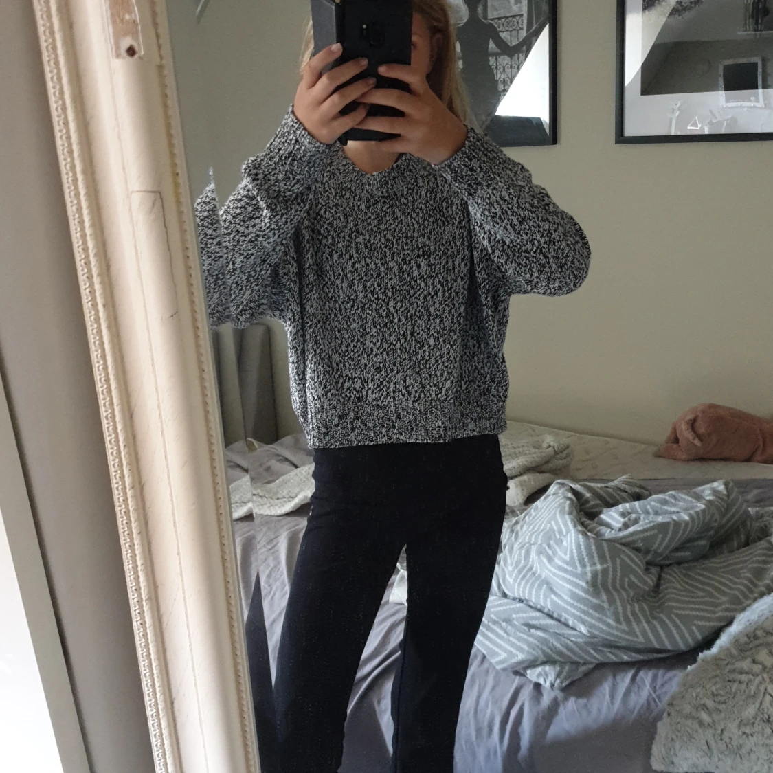 Gråmelerad stickad tröja - 1