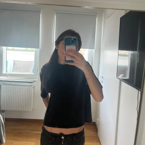 Stickad t-shirt - Super snygg stickad t-shirt🥰