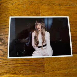Red Velvet Seulgi postcard  - Från Irene & Seulgi Tilt album