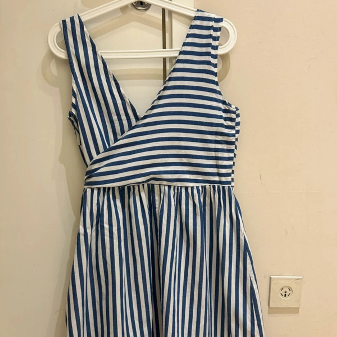 Randig omlottklänning i bomull - 1