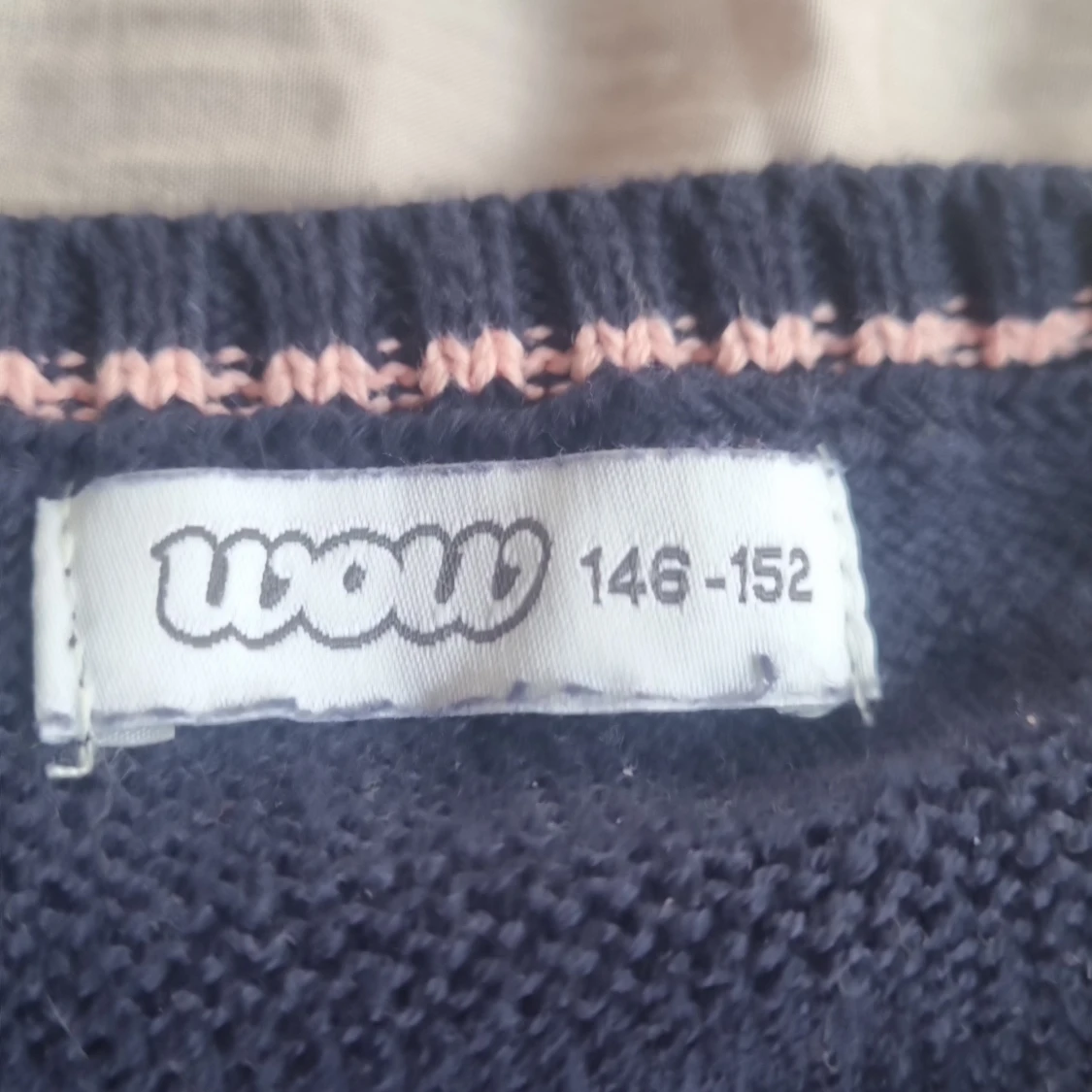 Mörkblå stickad väst från WOW - 2