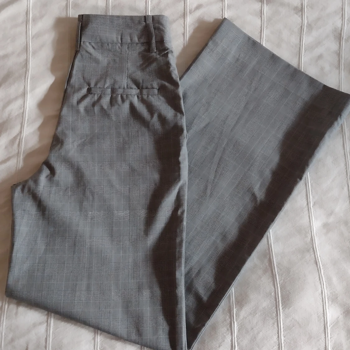 Grå/ljusa vida kostymbyxor - stilrena svala högmidjade byxor - 4