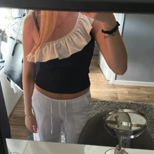 Söt topp - Söt topp från hm som tyvärr är lite liten på mig💗 