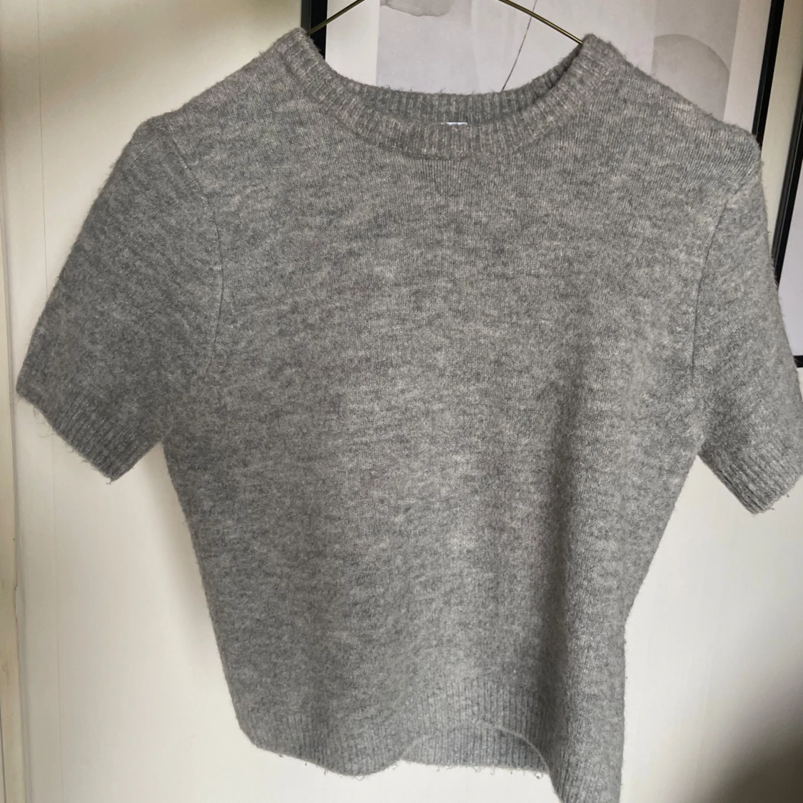 Grå stickad kortärmad tröja från Zara - 1