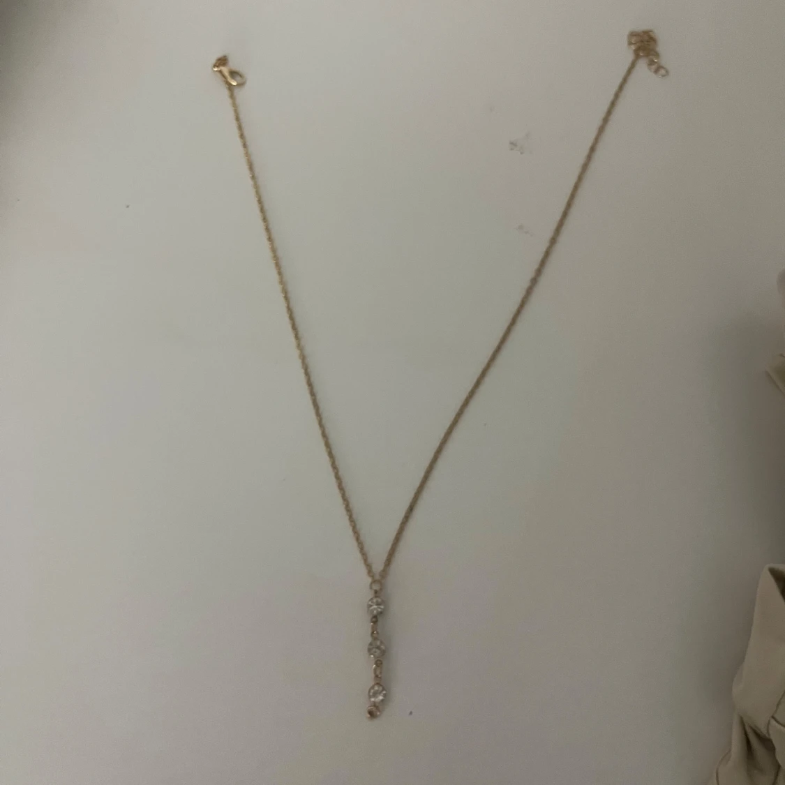 Halsband med 3 rhinestones  - 1