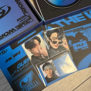 Ateez - Ateez The World EP.1: Movement album!🤍(OBS!: två sidor ur fotoboken är utskärda men kommer såklart med i albumet ändå..därmed går pris att diskutera) allt annat är i topp skick.