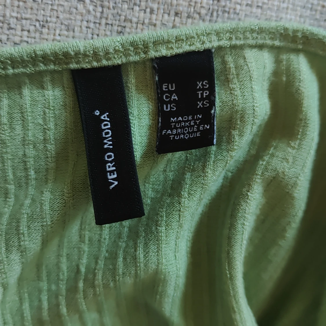 Mintgrön ribbad topp från Vero Moda - 3