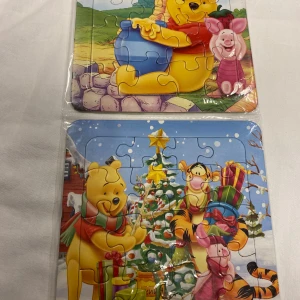 Winnie the Pooh & Minions Pusselböcker - Två färgglada pusselböcker med motiv från Nalle Puh och Minions. Perfekt för dig som gillar klassiska och moderna karaktärer! Pusslen är enkla och roliga, passar både yngre och äldre barn som vill ha en stunds avkoppling och kreativitet. 39kr/2st/ bild , helt ny 