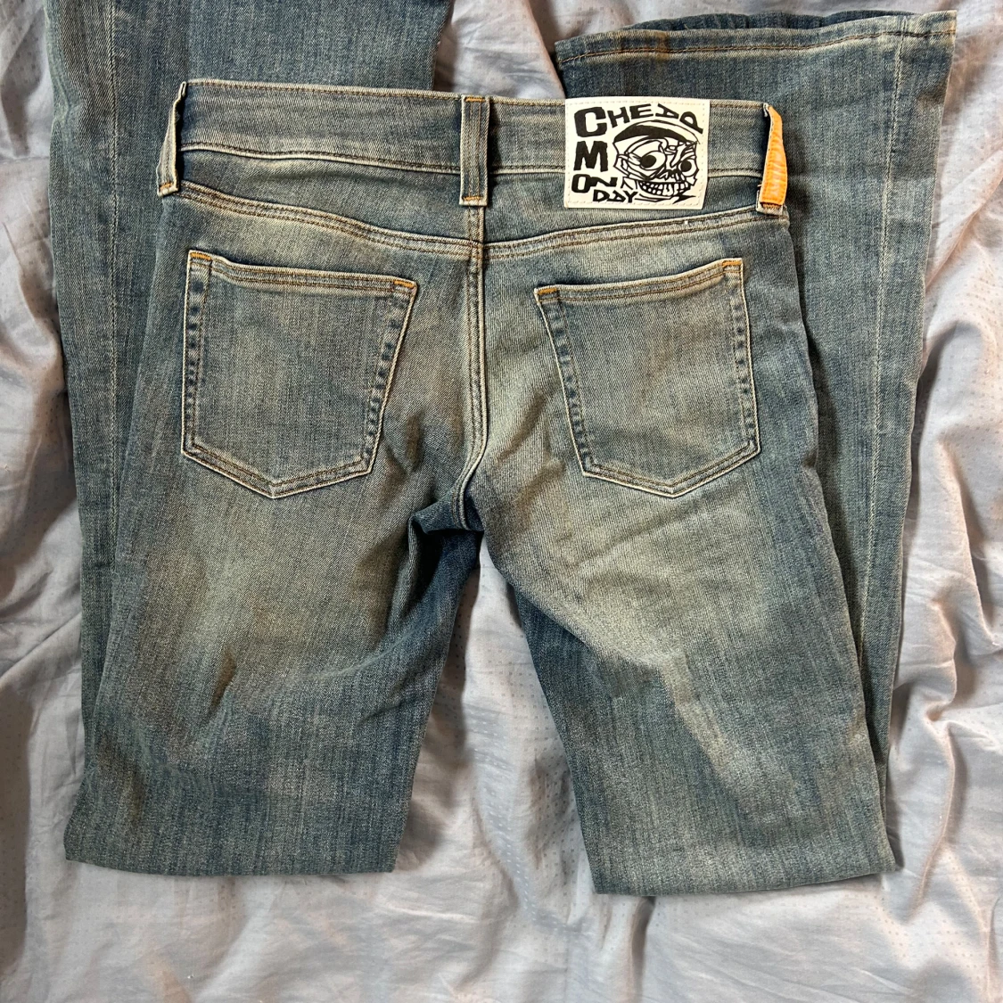 Blå bootcut jeans från Weekday - 2