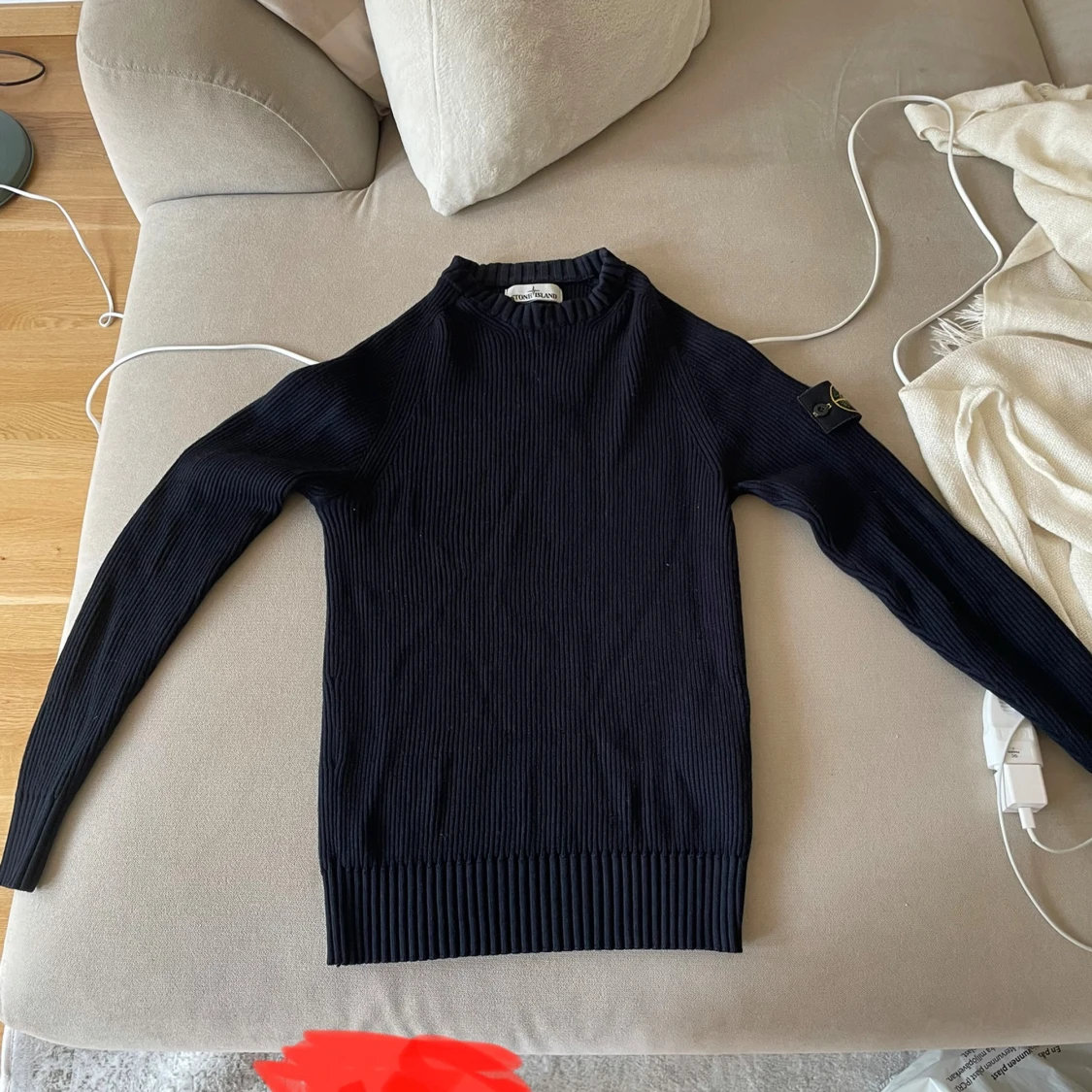 Mörkblå stickad tröja Stone Island