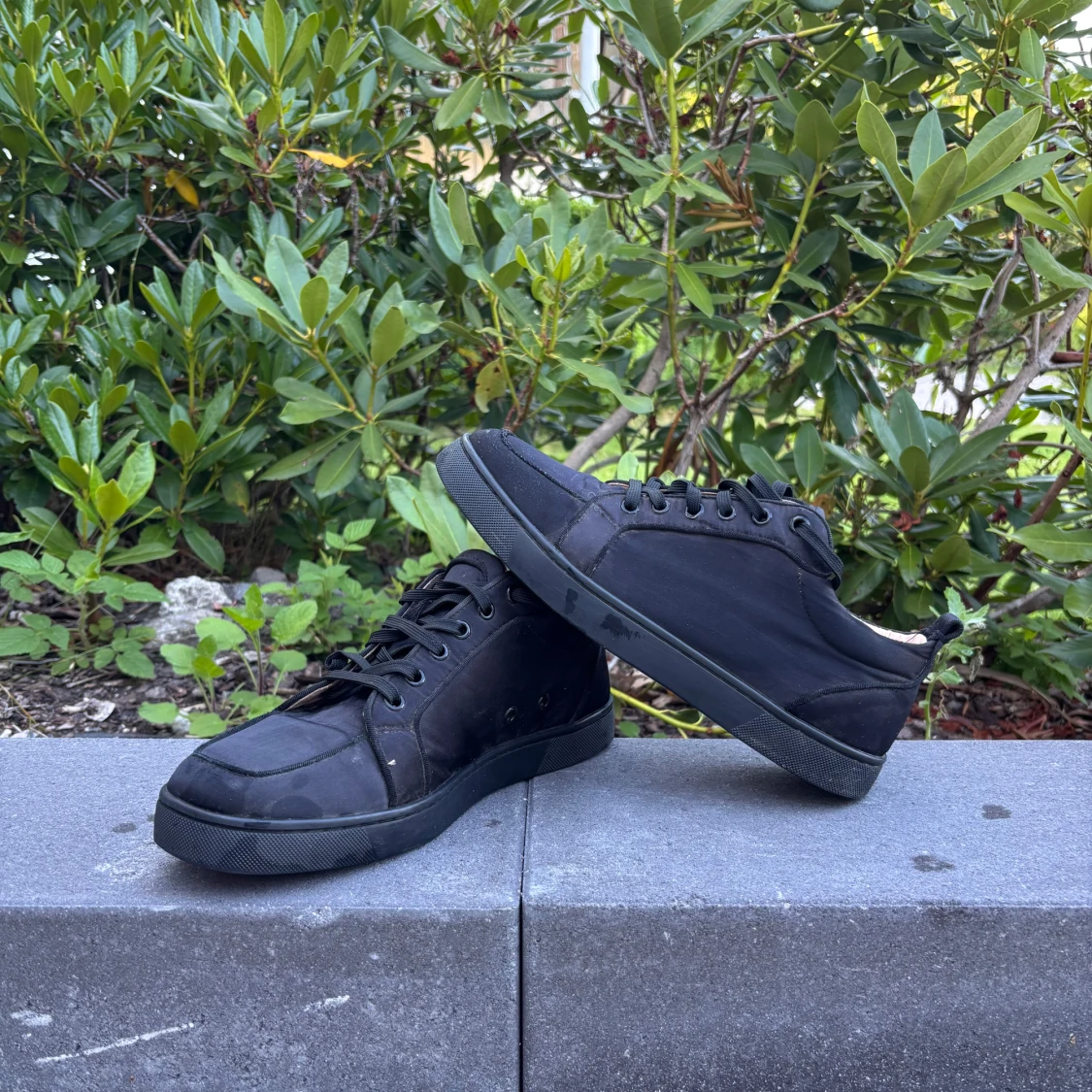 Christian Louboutin svarta sneakers - 1