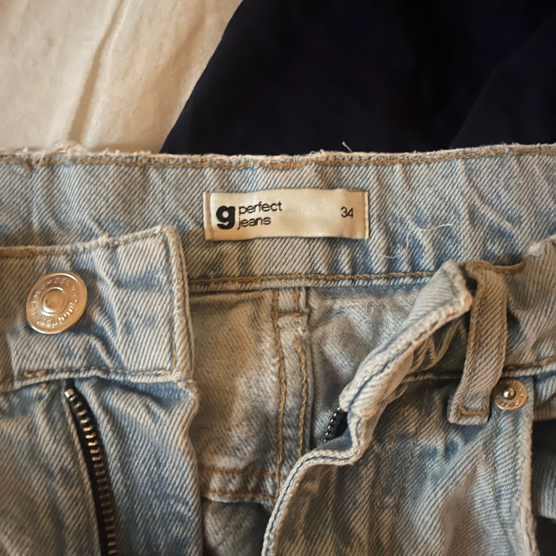 Ljusblå jeans från Gina tricot  - 1