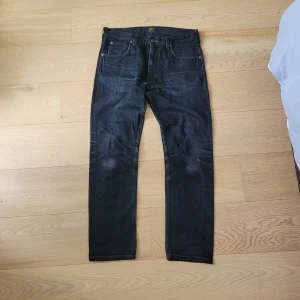 Selvedge jeans - Riktigt feta selvedge jeans från Lee! Påbörjade fades men mycket kvar att ge! Slim passform, storlek 31/32.